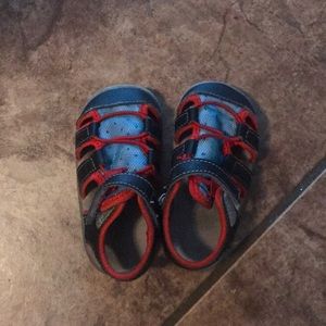 Size 5 toddler sandals!